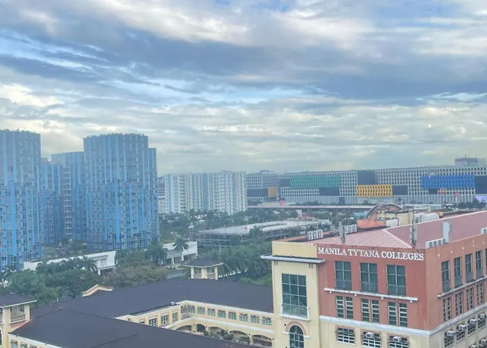 H&m Staycation Shore 2 Manila